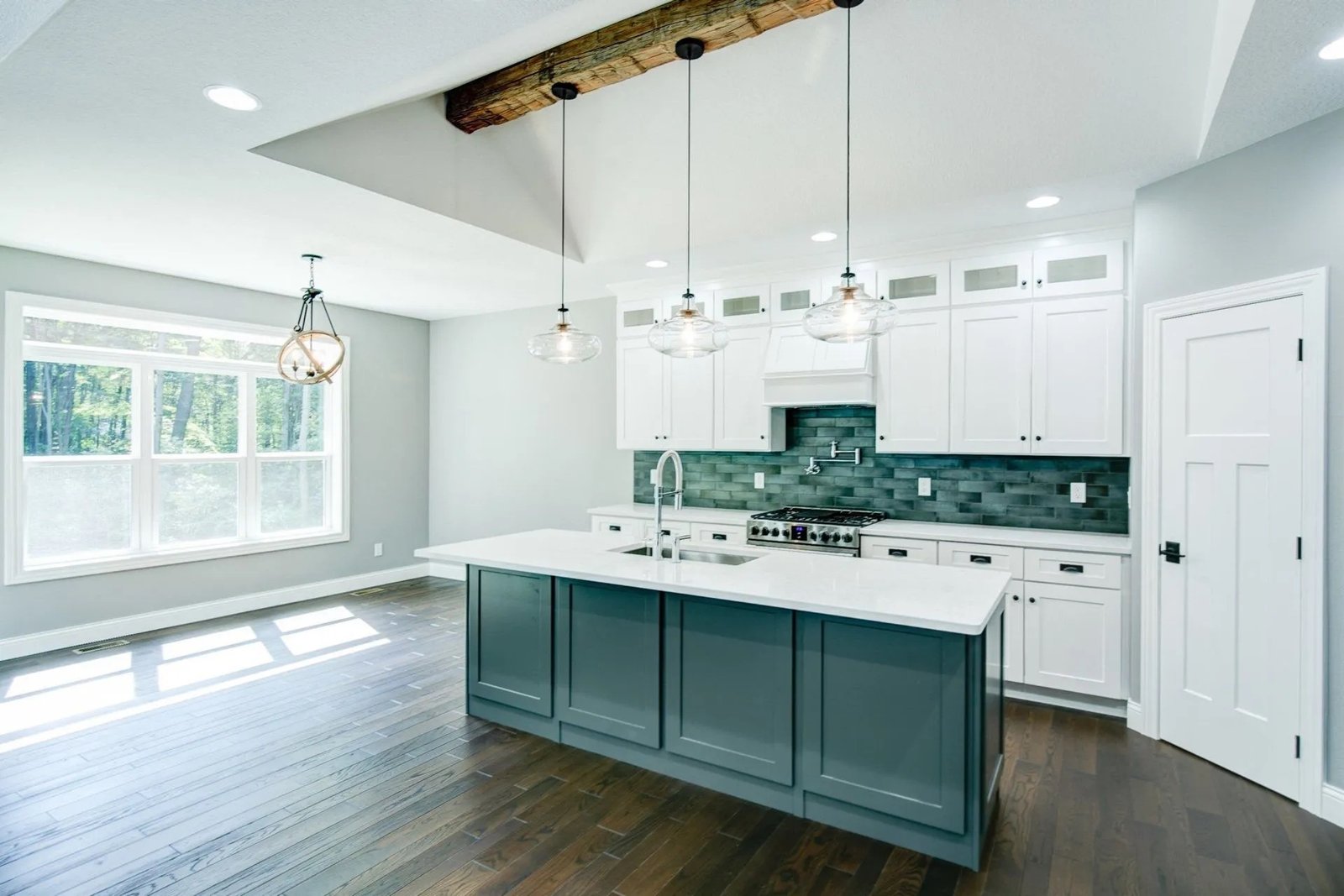 Home 11 Black Oak Building Company kitchen flooring gallery